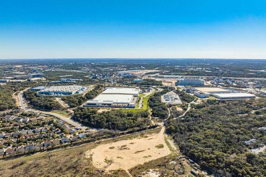 More Photos Of 00 Impala Summit, San Antonio Land For Lease