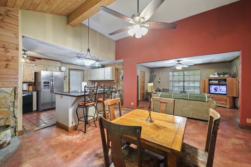 More Photos Of 19493 Keenan Cut Off Rd, Montgomery Office Residential For Sale