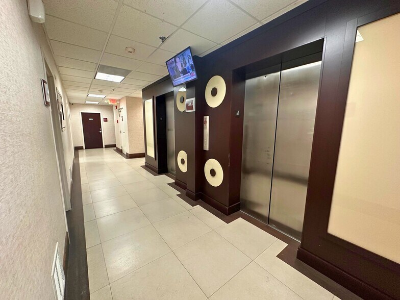 More Photos Of 12550 Biscayne Blvd, North Miami Medical For Sale