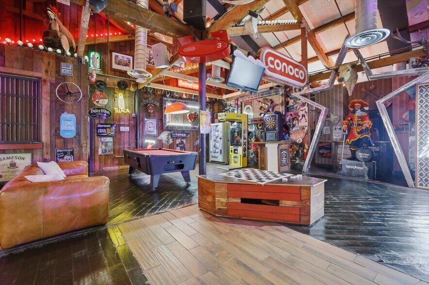 More Photos Of 3330 N Academy Blvd, Colorado Springs Bar For Sale
