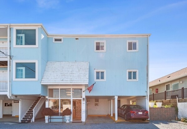 More Photos Of 84 S Emerson Ave, Montauk Hotel For Sale