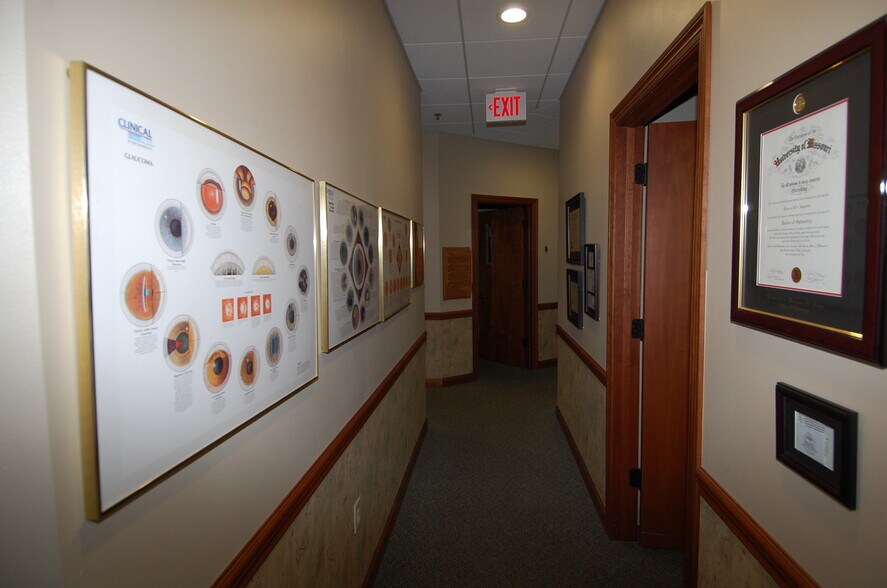 More Photos Of 640 Highway 1 W, Iowa City Office For Sale