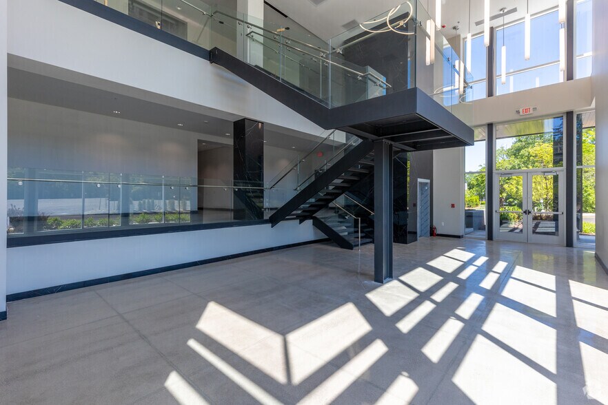 More Photos Of 645 W Grand River Ave, Howell Medical For Lease