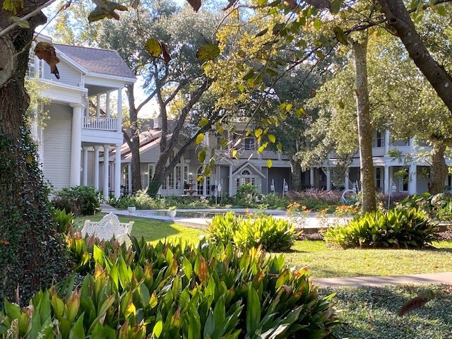 More Photos Of 300 Douglas St, Missouri City Lodge Meeting Hall For Sale