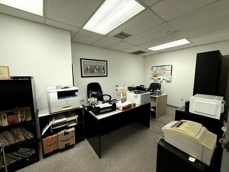 More Photos Of 4770 Biscayne Blvd, Miami Office For Sale