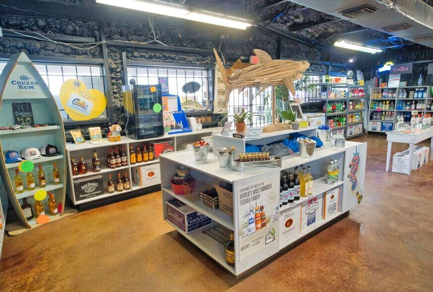 More Photos Of 10 FM 2611 Hl, Sargent Freestanding For Sale