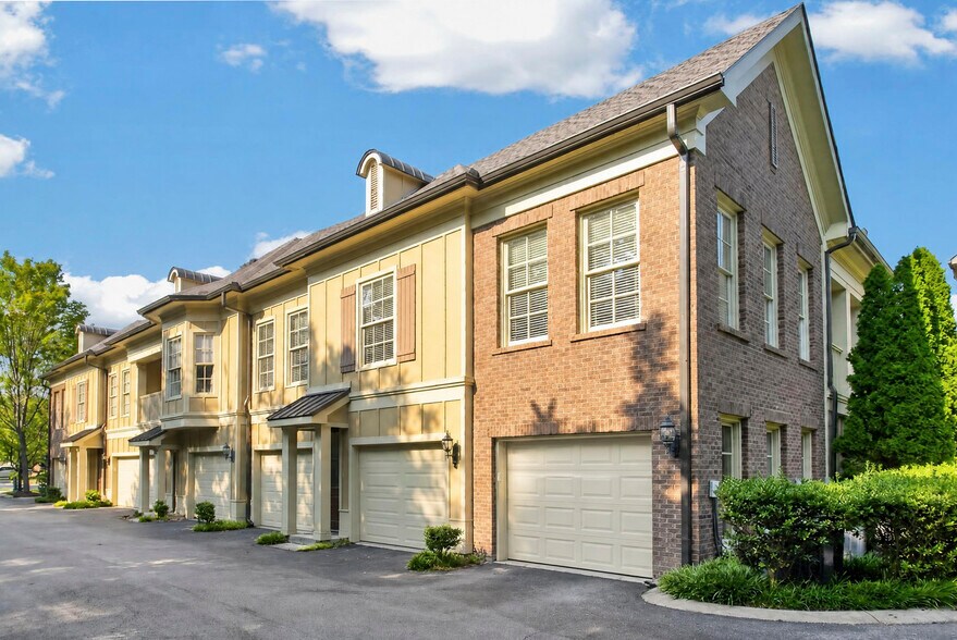 Primary Photo Of 525 Grant Park Dr, Franklin Apartments For Sale