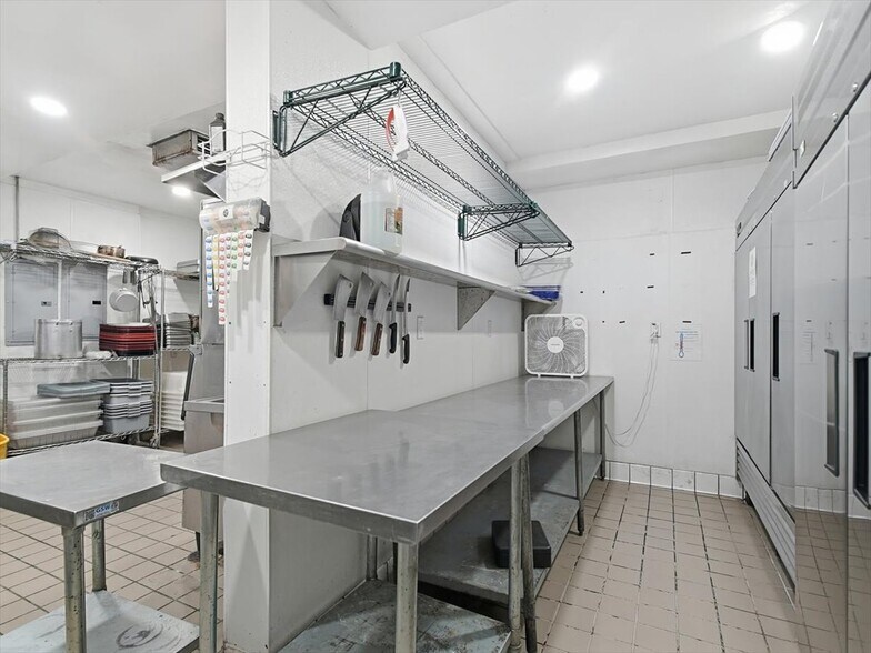 More Photos Of 11919 Garfield Ave, South Gate Restaurant For Sale