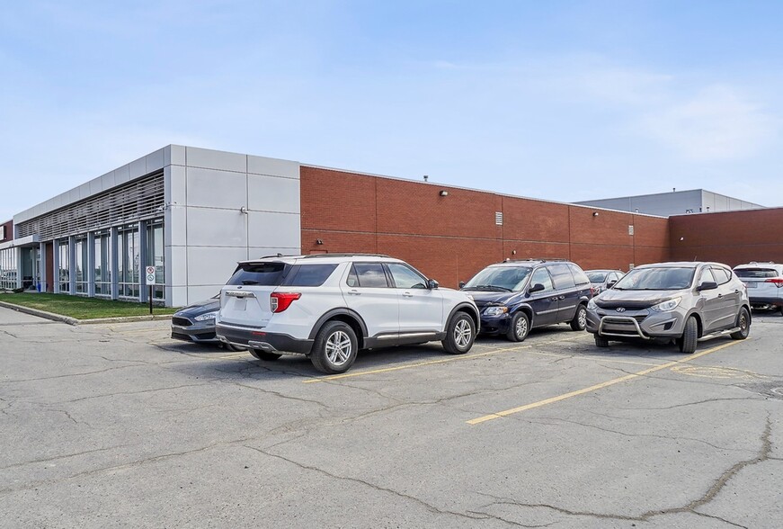 Primary Photo Of 3500 Aut Transcanadienne, Pointe-claire Distribution For Lease