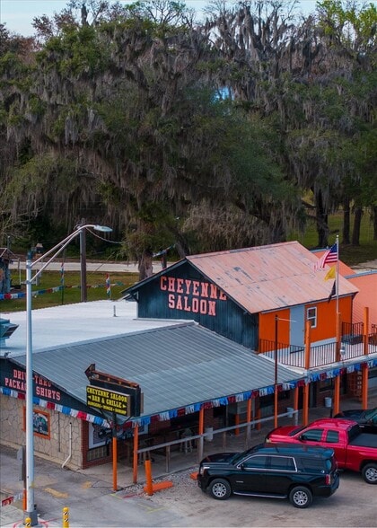 More Photos Of 337 S US Highway 17, East Palatka General Retail For Sale