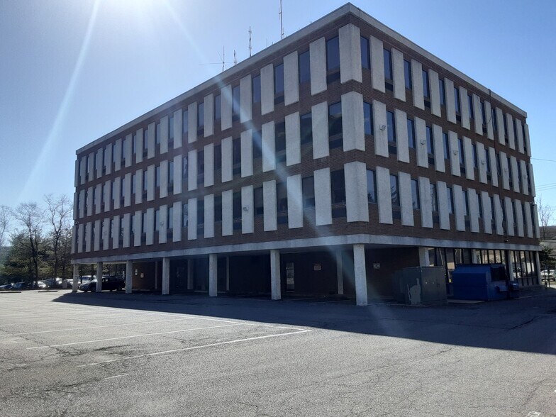 More Photos Of 6121 Lincolnia Rd, Alexandria Office For Sale