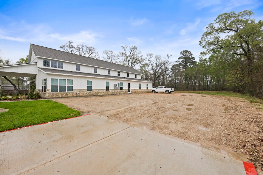 More Photos Of 19151 Oak Canyon Dr, Conroe Coworking Space