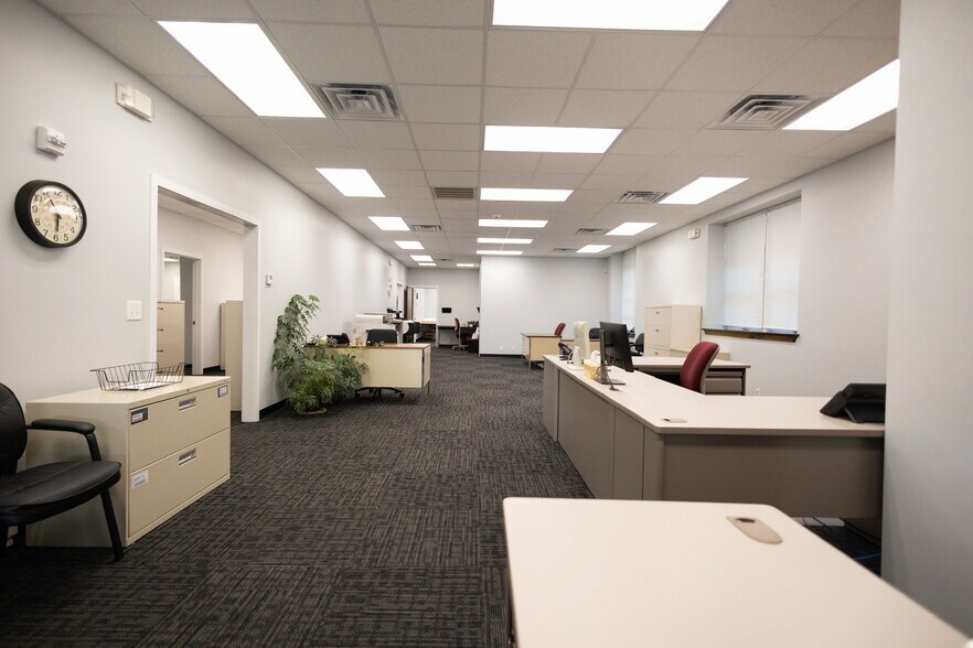 More Photos Of 190 Tenby Chase Dr, Delran Office For Lease
