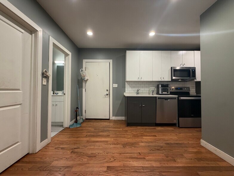 More Photos Of , Chicago Multifamily For Sale