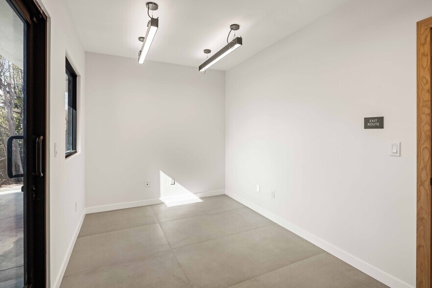 More Photos Of 8809 Sunland Blvd, Sun Valley Medical For Lease