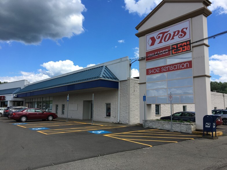 More Photos Of 74 Market St, Warren General Retail For Sale