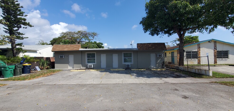 Primary Photo Of 24 SW 13th St, Dania Beach Apartments For Sale