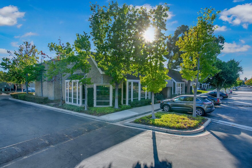 More Photos Of 151 Kalmus Dr, Costa Mesa Light Manufacturing For Lease