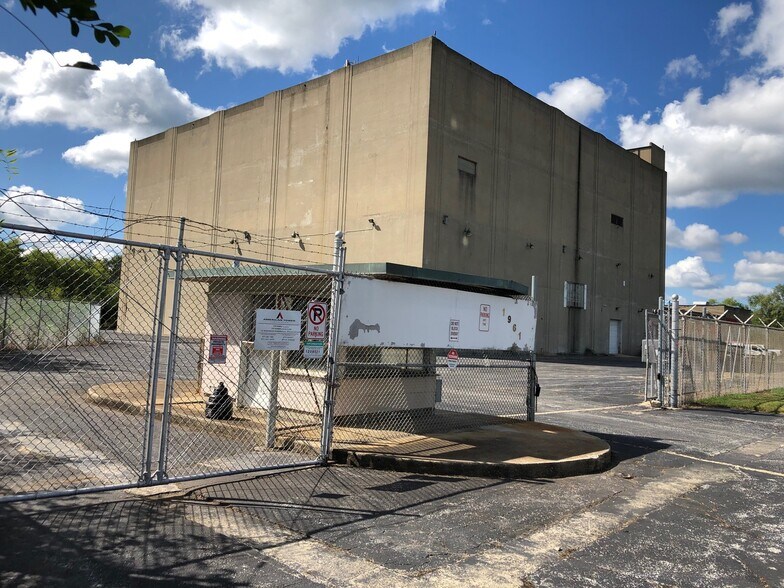 More Photos Of 1961 Base Ave, Springfield Industrial For Sale