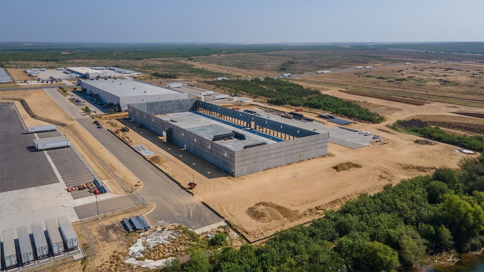 Primary Photo Of 9001 Killam Industial Blvd, Laredo Distribution For Lease