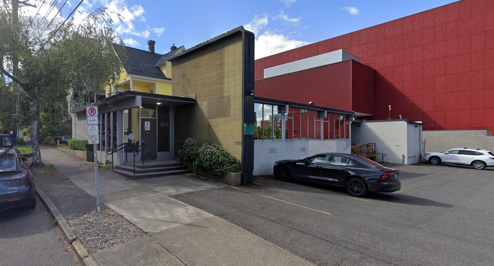 More Photos Of 1717 SW Madison St, Portland Office For Lease