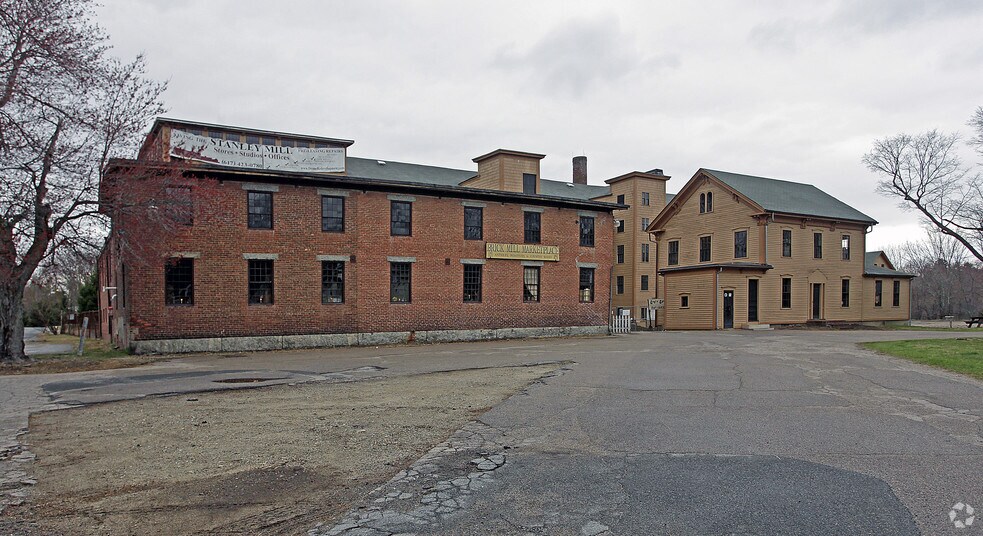 More Photos Of 146 Mendon St, Uxbridge Loft Creative Space For Sale