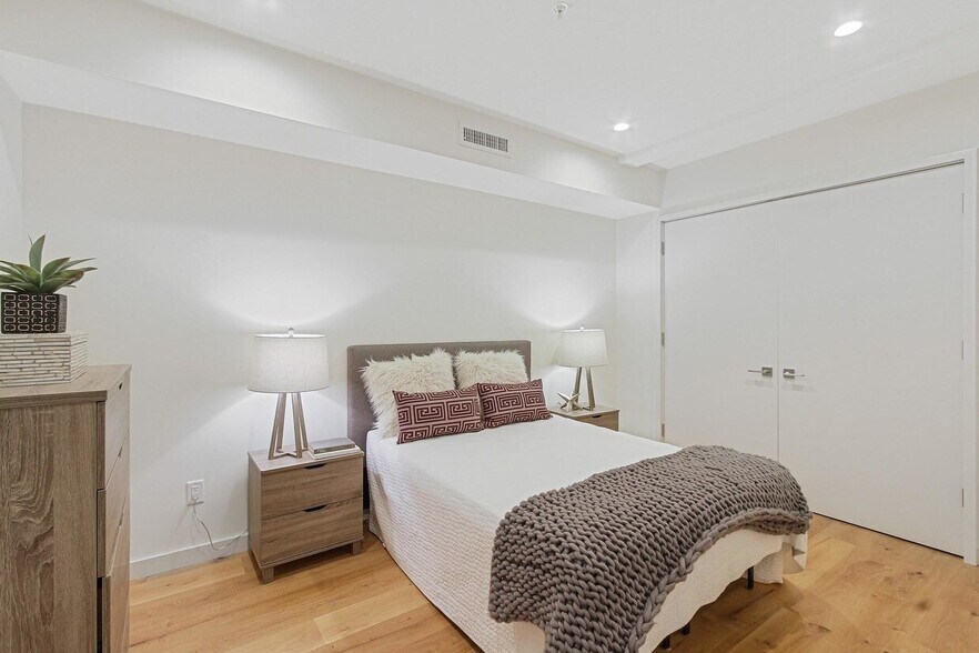 More Photos Of 362 W Broadway, South Boston Apartments For Sale