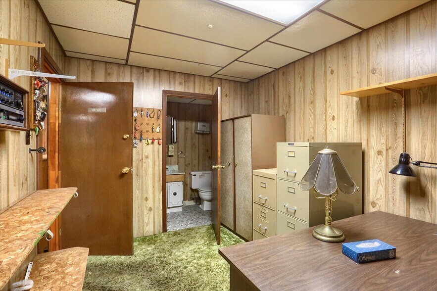 More Photos Of 145 Chamberlaine Ave, Pottsville Flex For Sale