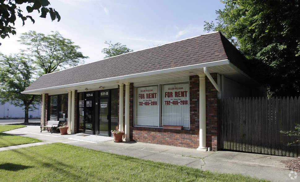 More Photos Of 931 Amboy Ave, Edison General Retail For Sale