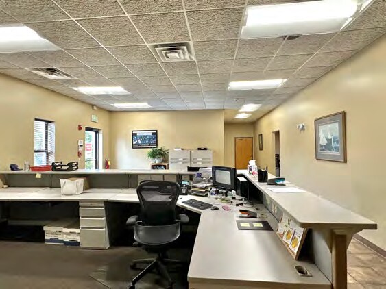 More Photos Of 2501 Beech St, Valparaiso Warehouse For Sale
