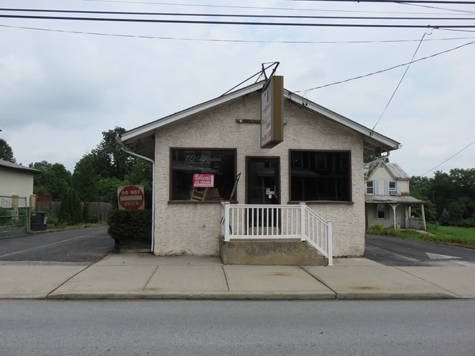 Primary Photo Of 625 New St, Spring City Restaurant For Lease