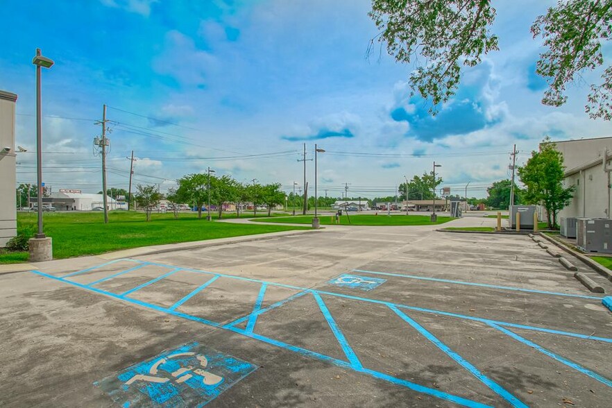 More Photos Of 805 Robin St/ 406 Airline Hwy, La Place Office For Sale