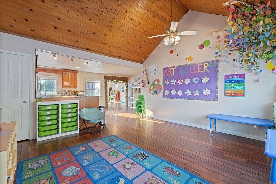 More Photos Of 119 SW 7th St, Redmond Daycare Center For Sale