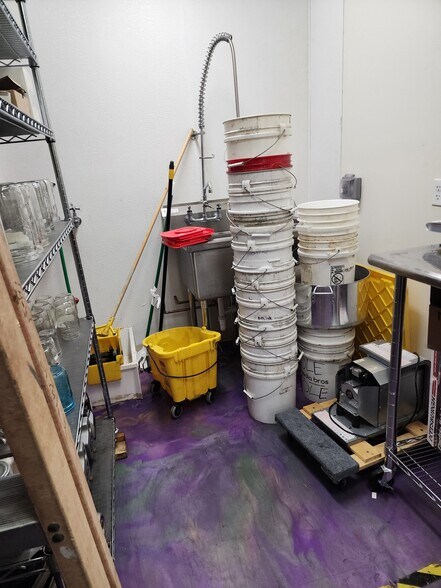 More Photos Of 3109 Los Arboles Ave NE, Albuquerque Warehouse For Sale