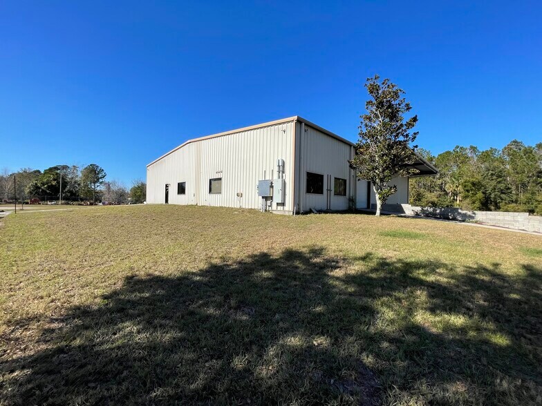 More Photos Of 4680 Lake Industrial Blvd, Tavares Warehouse For Sale