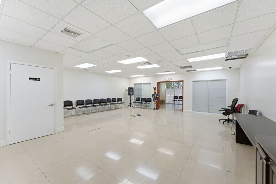More Photos Of 6545 NW 169th St, Hialeah Medical For Sale