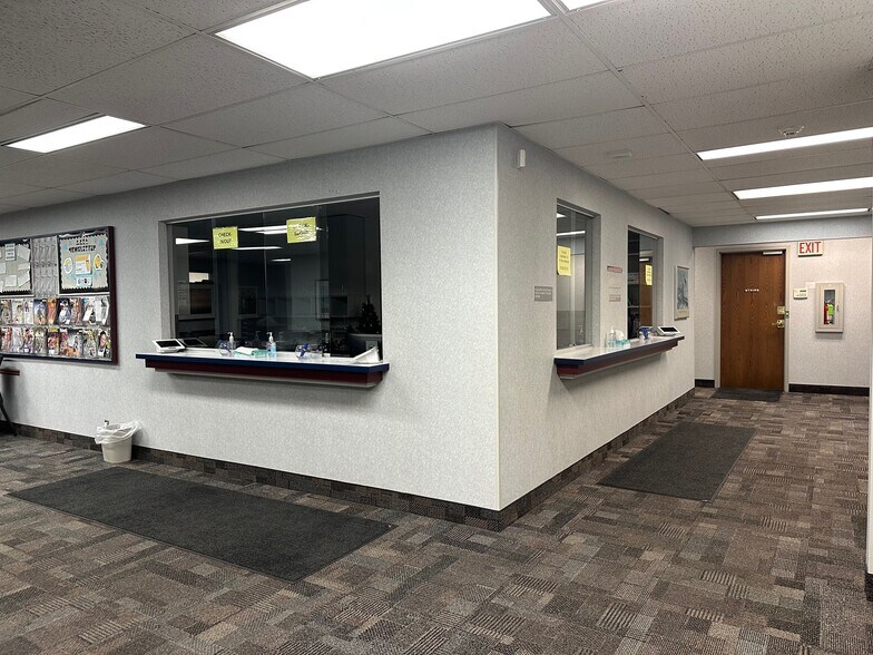 More Photos Of 600 N Cotner Blvd, Lincoln Office For Sale