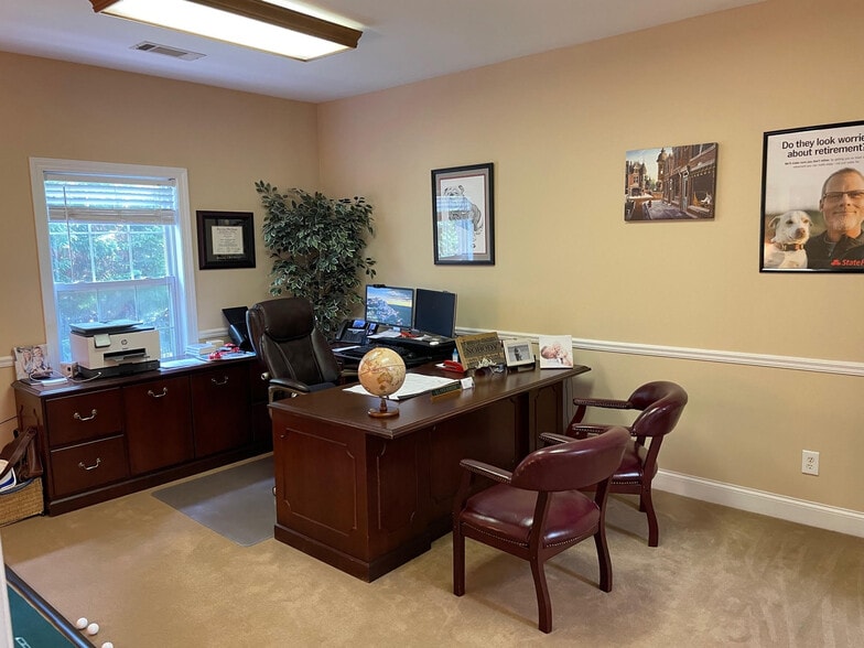 More Photos Of 106 Colony Park Dr, Cumming Office Residential For Lease