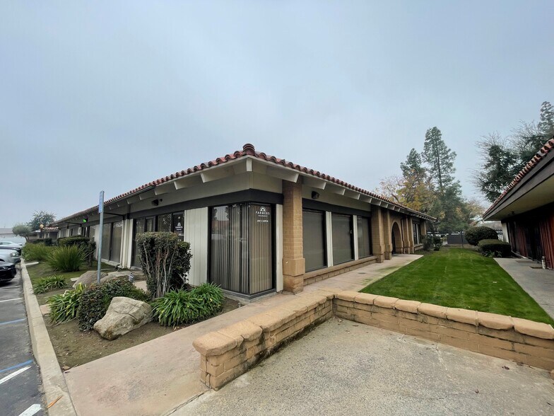 More Photos Of 5070 N 6th St, Fresno Office For Lease