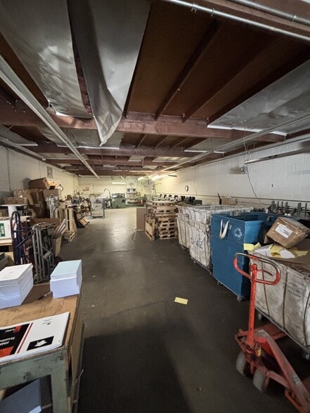 More Photos Of 366 24th St, Oakland Manufacturing For Sale