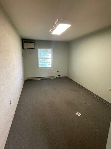 More Photos Of 11377 Robinwood Dr, Hagerstown Office For Lease