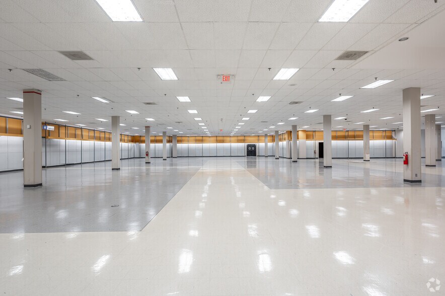 More Photos Of 4800 S Hulen St, Fort Worth Unknown For Lease