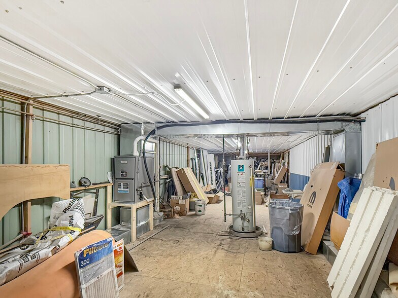 More Photos Of 2326 N Main St, Osceola Auto Repair For Sale