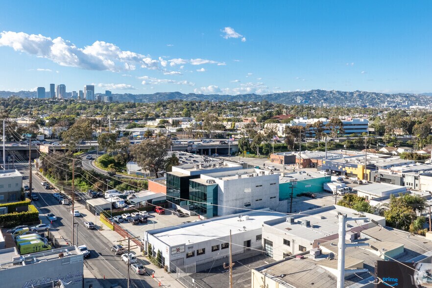 More Photos Of 8931 Ellis Ave, Los Angeles Loft Creative Space For Lease