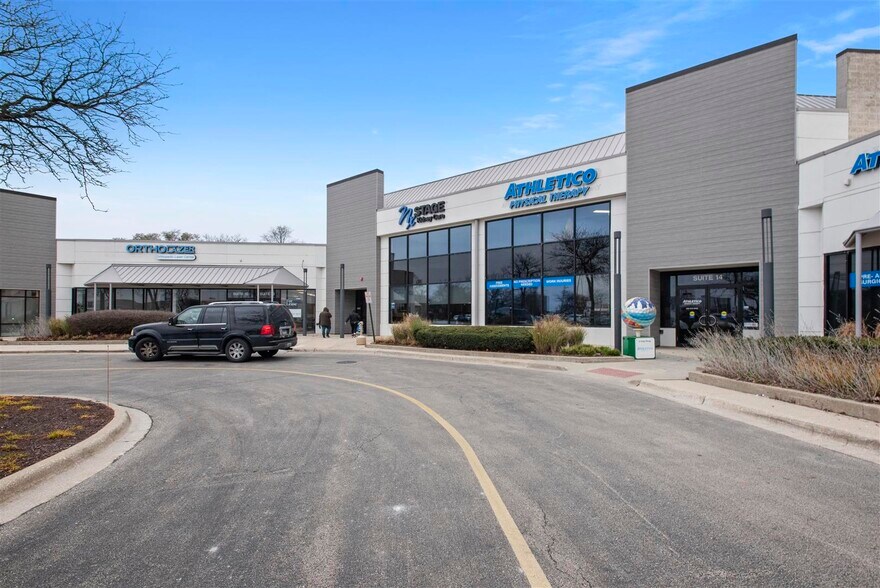 More Photos Of 1600 W 16th St, Oak Brook Storefront For Sale