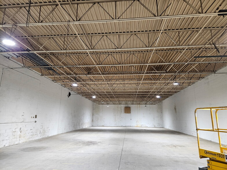 More Photos Of 1230 S Expressway Dr, Toledo Manufacturing For Sale