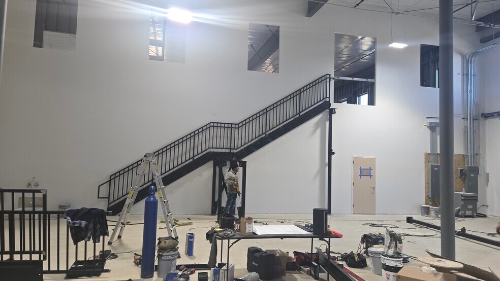 More Photos Of 168 Thunder Rd, Mooresville Light Manufacturing For Lease