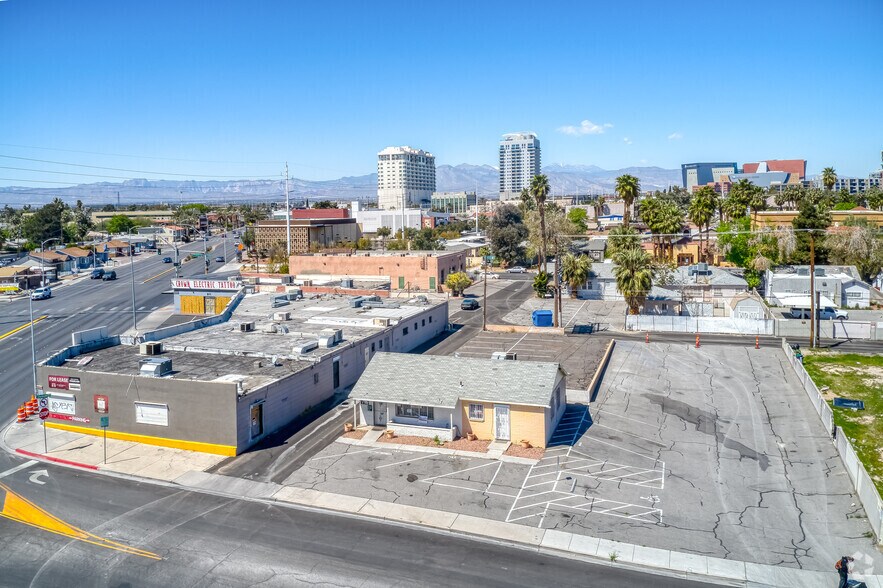 More Photos Of 923 E Charleston Blvd, Las Vegas Apartments For Sale