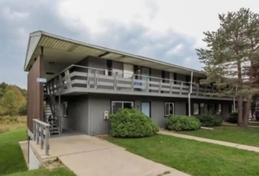 More Photos Of 1525-1605 Bacon Ave, Portage Apartments For Sale