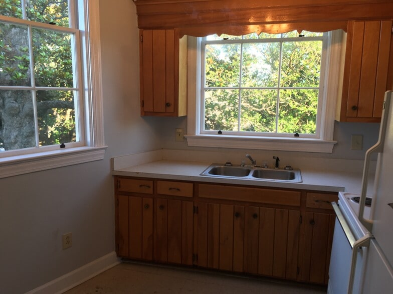 More Photos Of 635 E Bay St, Charleston Office Residential For Lease